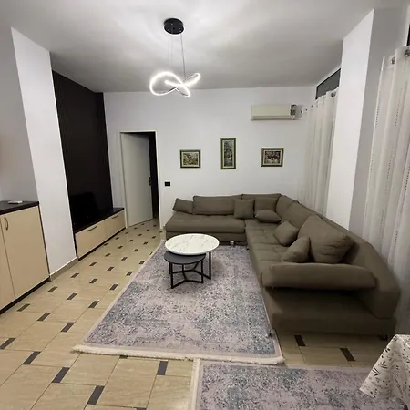Hilda Apartment *